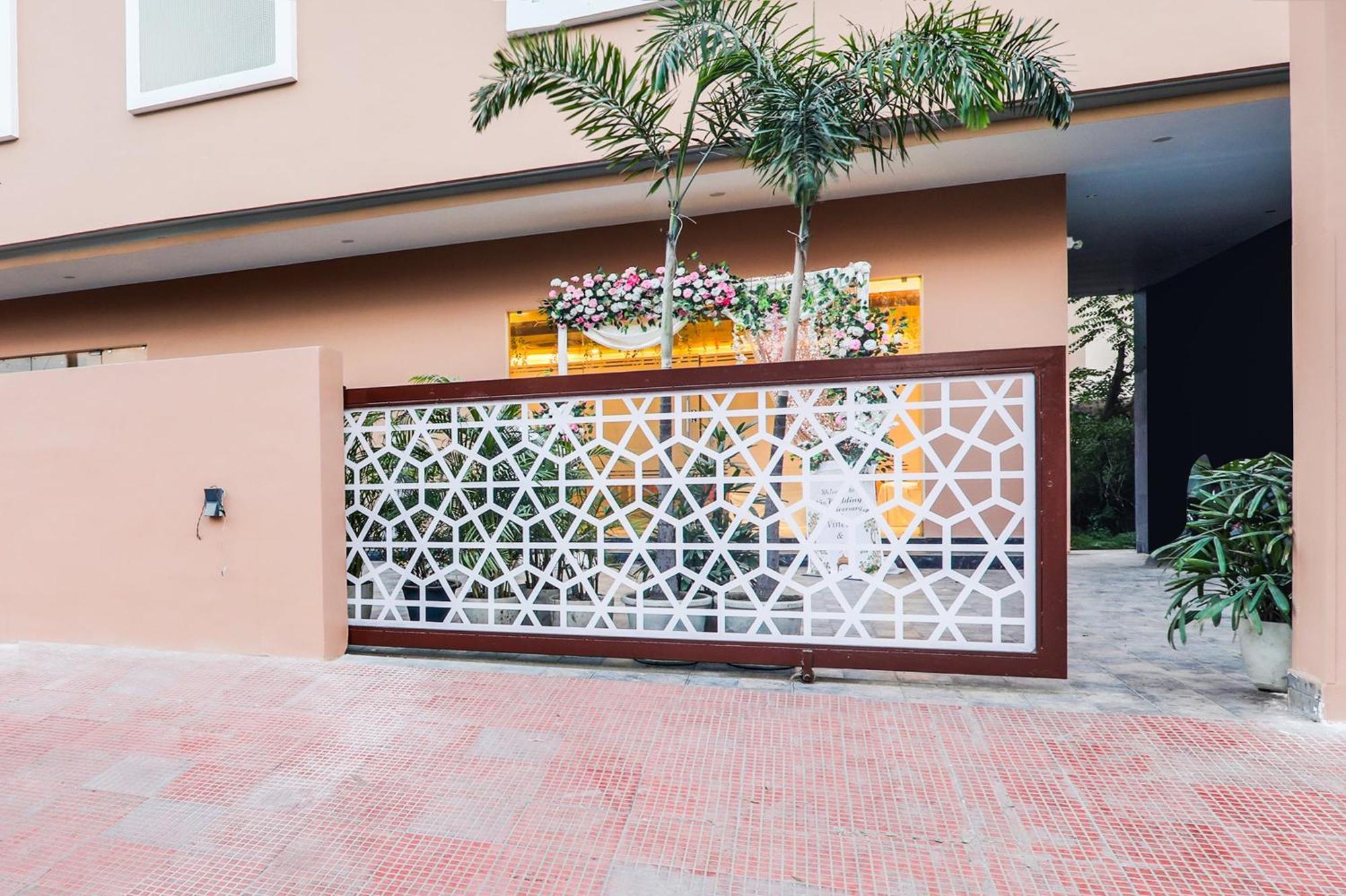 Super Townhouse Viraj Khand Formerly Veridian Inn Chinhat Εξωτερικό φωτογραφία