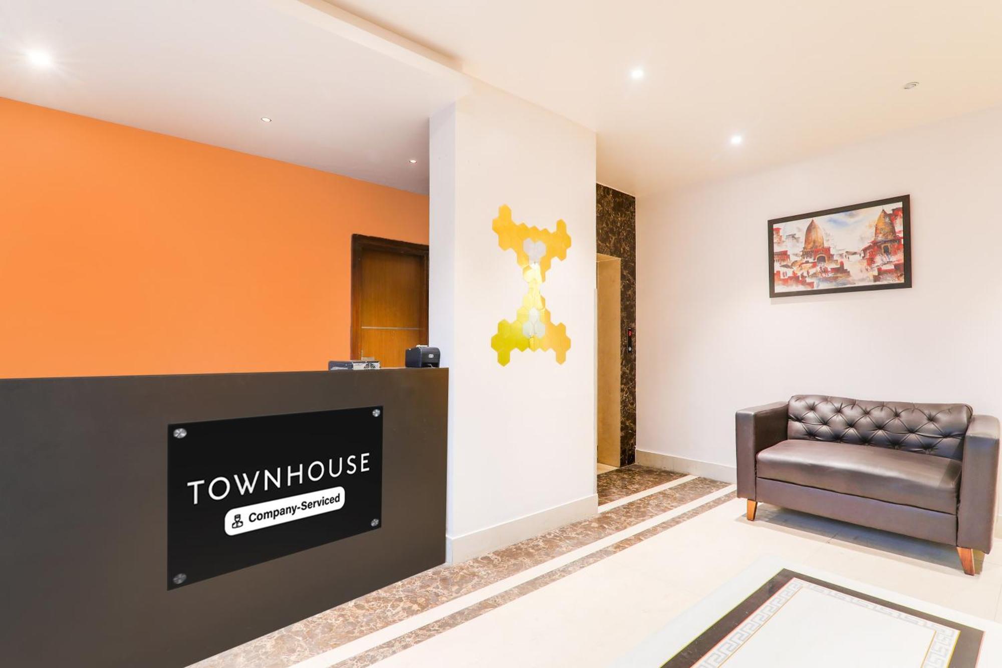 Super Townhouse Viraj Khand Formerly Veridian Inn Chinhat Εξωτερικό φωτογραφία